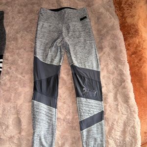 Victoria’s Secret leggings size large, no flaws